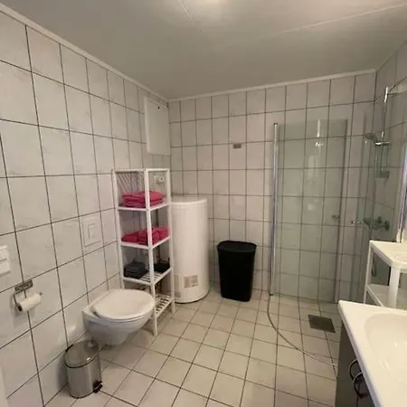 Apartament Moderne Og Sentral Kjellerleilighet Med Parkering Alta
