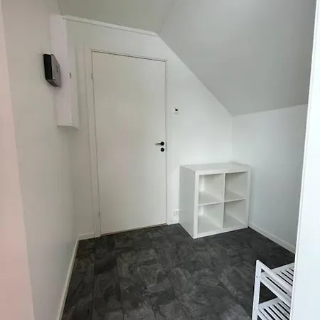 Moderne Og Sentral Kjellerleilighet Med Parkering *